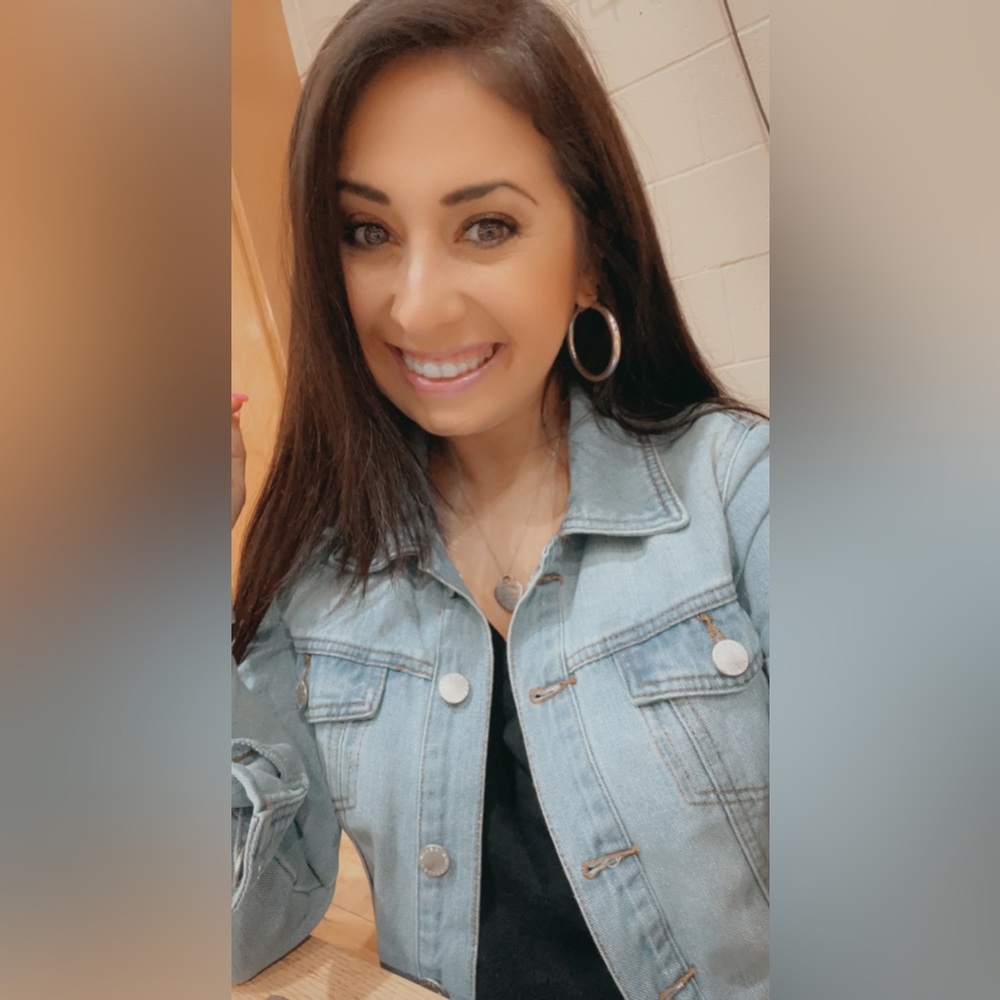 Meet your Posher, Olivia